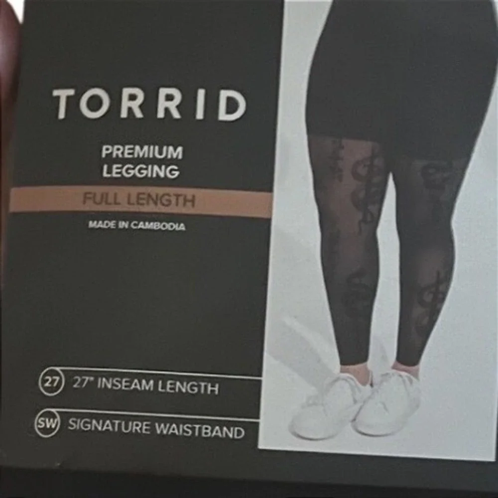 TORRID Snakes And Daggers Deep Black/Mesh‎ Flocked Leggings NWT Size 2X